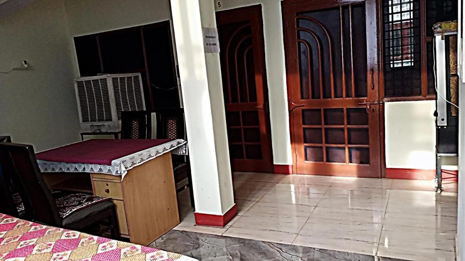 Homestay Comfort Villa Rāmpur Eksteriør billede